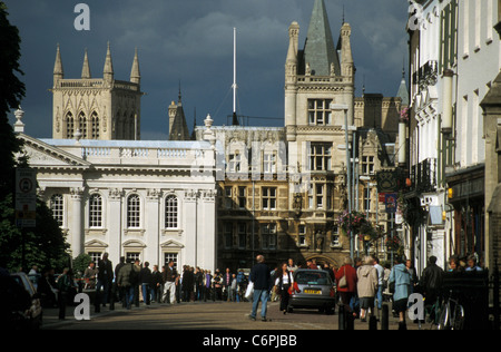 Straßenszene in Kings Parade, Cambridge, England Stockfoto