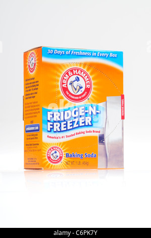 Der Kühlschrank - N-Freeze Arm and Hammer Baking Soda, isoliert. auf weißem Hintergrund, Ausschnitt. USA Stockfoto