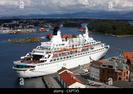 Das Kreuzfahrtschiff Entdeckung, festgemacht an der Hafen von Stavanger, Norwegen. Stockfoto