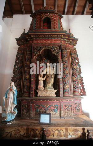 Innenansicht und Details der Kirche Santo Domingo de Guzmán in der kleinen Stadt von Parita, Herrera Provinz Panama. Stockfoto