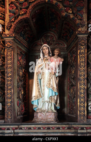 Innenansicht und Details der Kirche Santo Domingo de Guzmán in der kleinen Stadt von Parita, Herrera Provinz Panama. Stockfoto