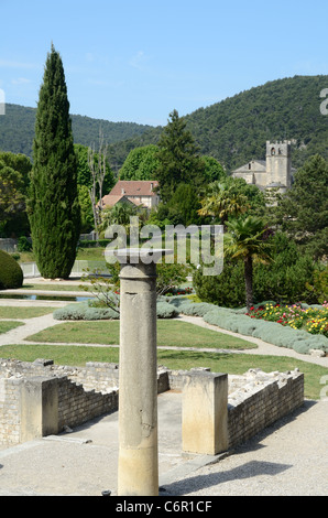 Römische Ruinen, Kathedrale & hängenden Gärten Vaison-la-Romaine Vaucluse, Provence, Frankreich Stockfoto