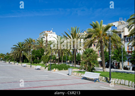 Strandpromenade in Sitges in der Nähe von Barcelona, Spanien Stockfoto