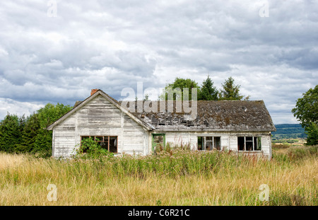 Alten baufälligen Gebäude auf Peeling Land in der Nähe von Winchcombe in Cotswolds, Gloucestershire, England Stockfoto