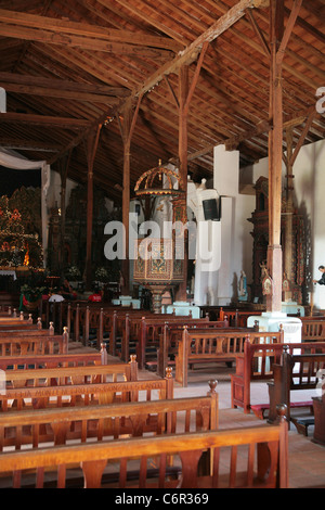 Innenansicht und Details der Kirche Santo Domingo de Guzmán in der kleinen Stadt von Parita, Herrera Provinz Panama. Stockfoto