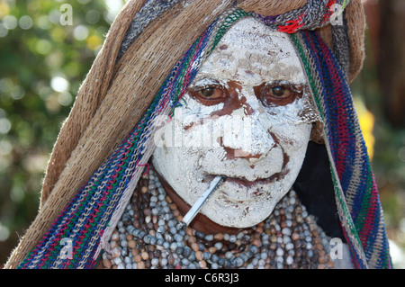 Chimbu Trauer Frau aus dem Hochland von Papua-Neu-Guinea Stockfoto