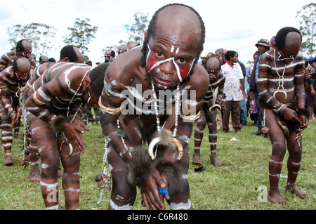 Seltene Stammesangehörigen of Papua New Guinea aus Ambullua in der Hochlandregion in der Nähe von Mt. Wilhelm Stockfoto