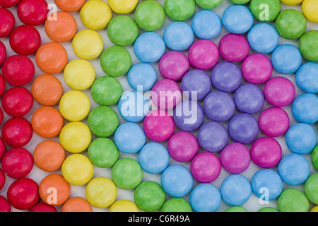 Sechseck-geformte Smartie-Muster. Hautnah. Stockfoto