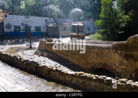 Mexikanischen Dorf Flut Szene in den Universal Studios, Los Angeles, Kalifornien, USA Stockfoto