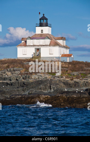 Ei Rock Island Lighthouse in Franzose Bucht, in der Nähe von Bar Harbor, Maine. Stockfoto