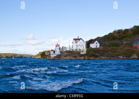 Eichhörnchen Sie Point Lighthouse, befindet sich auf der südwestlichen Spitze der Arrowsic Insel im Kennebec River in Maine. Stockfoto