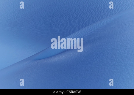 Wind Sand geblasen wurde künstlerische Arktis blau was den Anschein von Sand oder Eis. Stockfoto