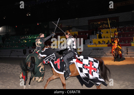 Mittelalterliche Zeiten Abendessen und Turnier-show Stockfoto