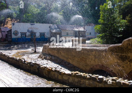 Mexikanischen Dorf Flut Szene in den Universal Studios, Los Angeles, Kalifornien, USA Stockfoto