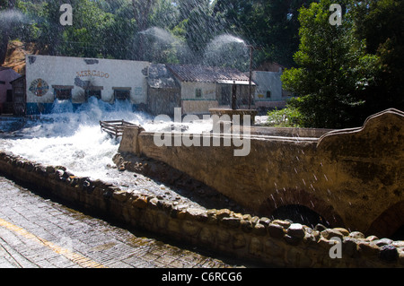 Mexikanischen Dorf Flut Szene in den Universal Studios, Los Angeles, Kalifornien, USA Stockfoto