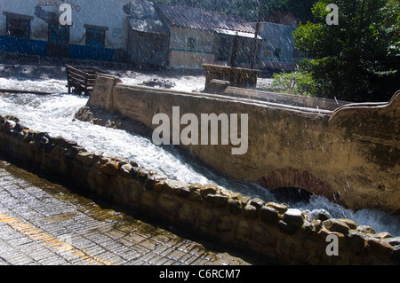 Mexikanischen Dorf Flut Szene in den Universal Studios, Los Angeles, Kalifornien, USA Stockfoto