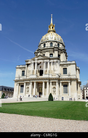 Ein Blick von der Kuppel Les Invalides in Paris. Dies ist die letzte Ruhestätte der Kaiser Napoleon 1.. Stockfoto