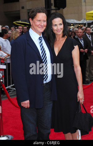 Judge Reinhold und Frau Amy Los Angeles-premiere von "Prince of Persia: The Sands of Time" bei Graumans Chinesisches Theater Stockfoto