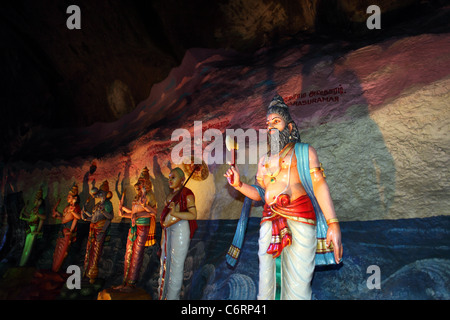 Statue der Hindu-Gottheiten in Batu Höhlen. Stockfoto