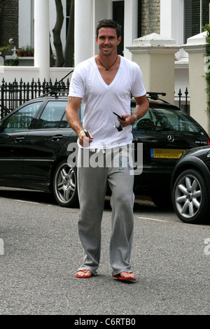 Kevin Pietersen außerhalb seines Hauses von Barbados nach Hause nach Englands Sieg bei den World Twenty20 London, Stockfoto