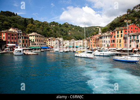 Die berühmte Stadt von Portofino, Ligurien, Italien, der Hafen mit Booten und Segelboote Stockfoto