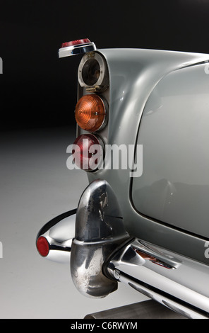 James Bond's iconic Aston Martin DB5 käuflich zum ersten Mal in der Geschichte James Bondâ€™ s Aston Martin DB5 als getrieben Stockfoto