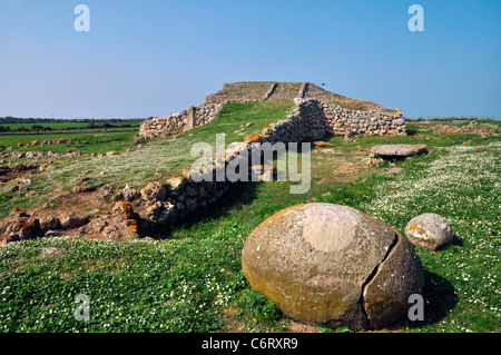 Prähistorischer Altar Monte d'Accoddi, ist ein megalithisches Denkmal im Jahr 1954 in Sassari, Sardinien, Stockfoto