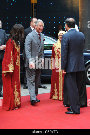 Seine königliche Hoheit Prinz Charles, Prince Of Wales UK Royal Premiere von "Arabia 3D" im IMAX-Kino. London, England - 24.05.10 Stockfoto