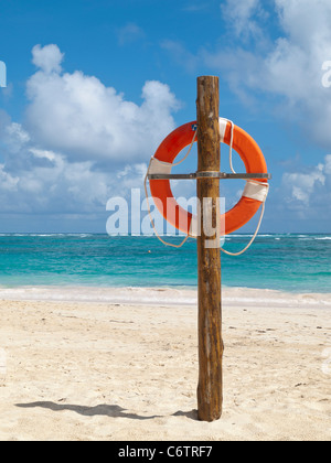 Lebensretter post am Bavaro Beach, Punta Cana, Dominikanische Republik, Karibik Stockfoto