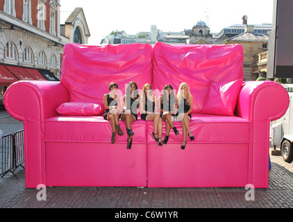 Die samstags T-Mobile Big Sofa Night In Start statt an Covent Garden London, England - 02.06.10 Stockfoto