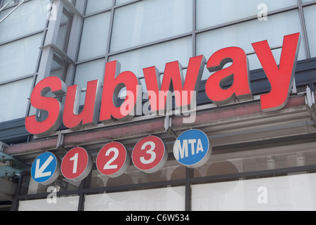 New York Subway Times Sq 42 St Station ist im New Yorker Stadtteil Manhattan, NY, Donnerstag, 4. August 2011 abgebildet. Stockfoto