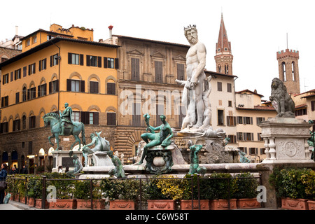 Das Fontana di Nettuno (Neptunbrunnen) auf der Piazza della Signoria in Florenz. Stockfoto