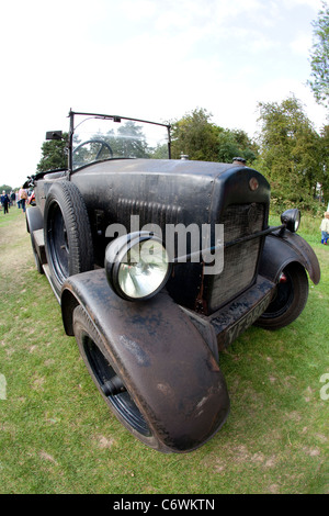 Klassiker auf dem gemeinsamen Harpenden 2011 Trojan Oldtimer Oldtimer Autosalon Stockfoto