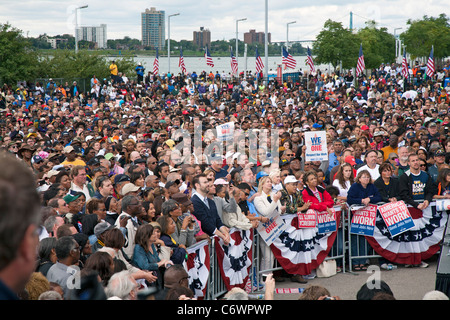 Detroit, Michigan - der Masse bei Präsident Barack Obama-Tag der Arbeit-Rallye in Detroit. Stockfoto