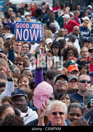 Detroit, Michigan - der Masse bei Präsident Barack Obama-Tag der Arbeit-Rallye in Detroit. Stockfoto