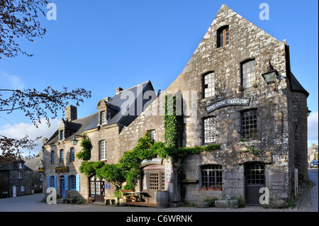 Mittelalterlichen Häusern im malerischen Dorf Locronan, Finistère, Bretagne, Frankreich Stockfoto