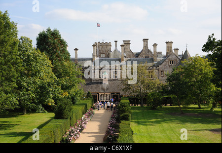 Haus & Palastgärten nach Hause von der Montage-Familie seit 1538 befindet sich in Beaulieu, Hampshire, England Stockfoto