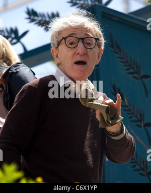 Woody Allen Cannes International Film Festival 2010 - Tag 3 - "Sie Will Meet a Tall Dark Stranger" - Ankünfte Cannes, Frankreich- Stockfoto