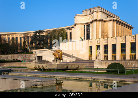 Palais de Chaillot, ein Blick aus dem Brunnen. Paris, Frankreich. Stockfoto