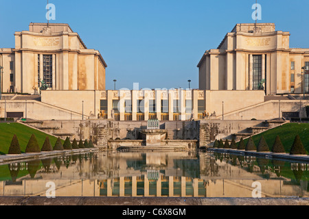 Palais de Chaillot, ein Blick aus dem Brunnen. Paris, Frankreich. Stockfoto