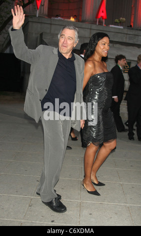 Tribeca Film Festival Mitbegründer, Robert De Niro und Frau Grace Hightower auf der Vanity Fair Party vor dem 2010 Tribeca Film Stockfoto