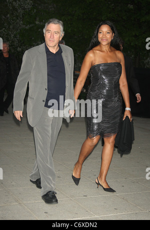 Tribeca Film Festival Mitbegründer, Robert De Niro und Frau Grace Hightower auf der Vanity Fair Party vor dem 2010 Tribeca Film Stockfoto