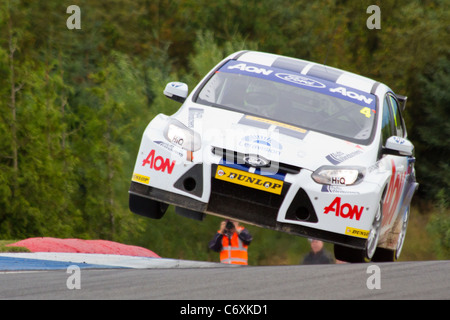 Dunlop MSA British Touring Car Championship - Rennstrecke Knockhill - 4 Tom Onslow-Cole Team Aon Qualifikation 3. September 2011 Stockfoto