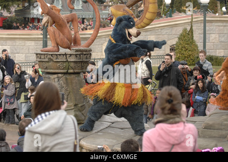 Der St. Patricks Day Parade durch Disneyland bei Paris.      ... NUR ZUR REDAKTIONELLEN VERWENDUNG... Stockfoto
