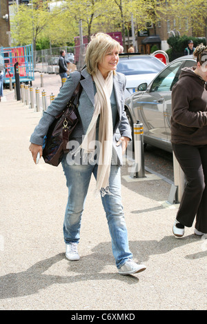 Penny Smith außerhalb der ITV Studios London, England - 11.05.10 Stockfoto