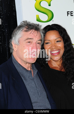 Robert de Niro und Grace Hightower Premiere von "Für immer Shrek" während des 9. jährliche Tribeca Film Festival in der Ziegfeld Stockfoto