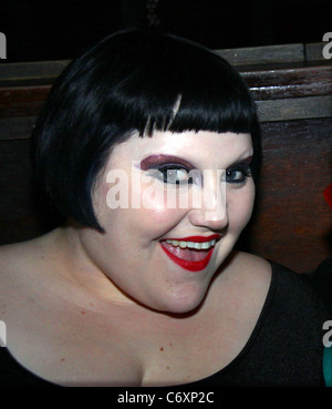 Beth Ditto auf Papier Magazin Beautiful People Party im Hiro Ballroom Los Angeles, Kalifornien - 29.04.10 Flashpoint Stockfoto