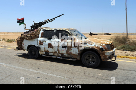 Rebellen-Kämpfer Fahrt an die Front Stockfoto