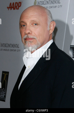 Hector Elizondo 5th Annual "A Fine Romance" Benefit für den Motion Picture & Fernsehfonds Austria statt bei 20th Century Fox, Stufe 8 Stockfoto