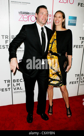 Edward Burns und Christy Turlington 9. Annual Tribeca Film Festival - Premiere von "Nice Guy Johnny" im Teatro TPAC- Stockfoto